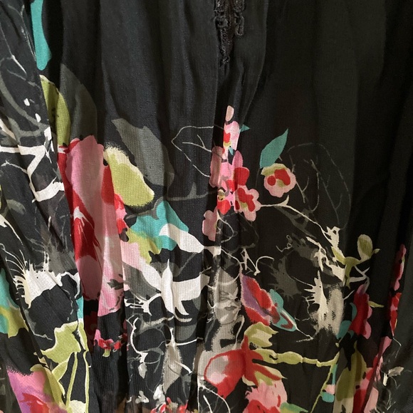 Braided straps, swingtop Size 12-14 Beautiful asymmetrical floral pattern Vfront - Picture 6 of 11